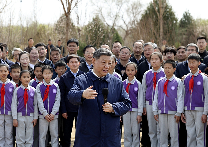 习近平在参加首都义务植树活动时强调 为山川大地增添锦绣 让中国式现代化底色更加亮丽