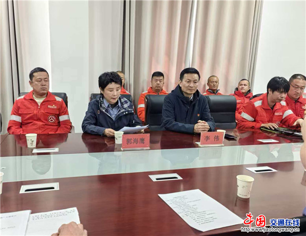 图为：阿勒泰养护所正在开展调研慰问活动
