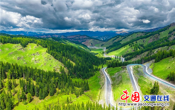 3.图为：G331线阿勒泰至富蕴段