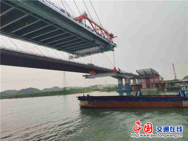 大桥主体顺利合龙
