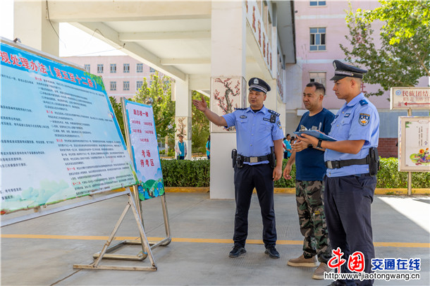6月2日，新疆叶城县公安局组织民辅警进驻各考点开展多轮次安全“体检”买买提艾则孜·吐拉买提  摄 (8)