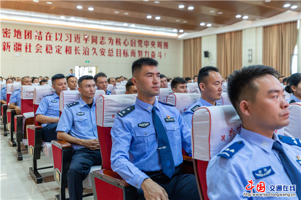 6月28日，新疆维吾尔自治区叶城县公安局举办“庆七一·颂忠诚·警察故事分享会”暨诗歌朗诵比赛。引导全警在回望初心中凝聚警心、在赓续血脉中践行使命。买买提艾则孜·吐拉买提  摄 (3)