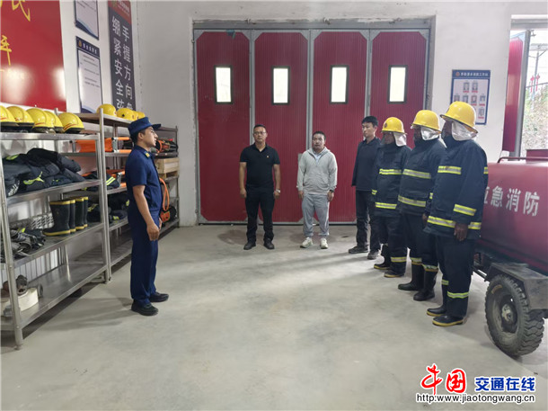 开展消防业务培训。喀伍力江 摄
