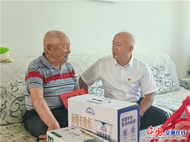 111七一慰问老党员
